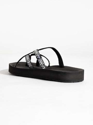 Minnetonka T-bar sandals 'Hanna' in Black