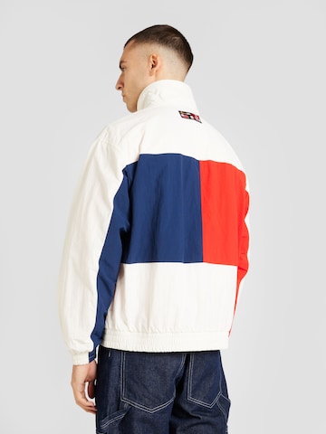 Tommy Jeans Tussenjas ' ARCHIVE GAMES' in Wit