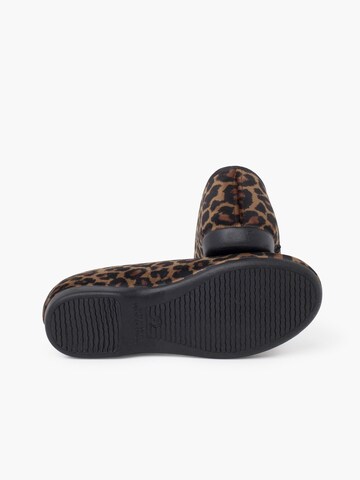 Pisamonas - Bailarina en marrón