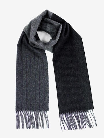 MayTree Scarf in Purple: front