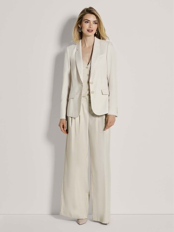 MADELEINE Blazer in White