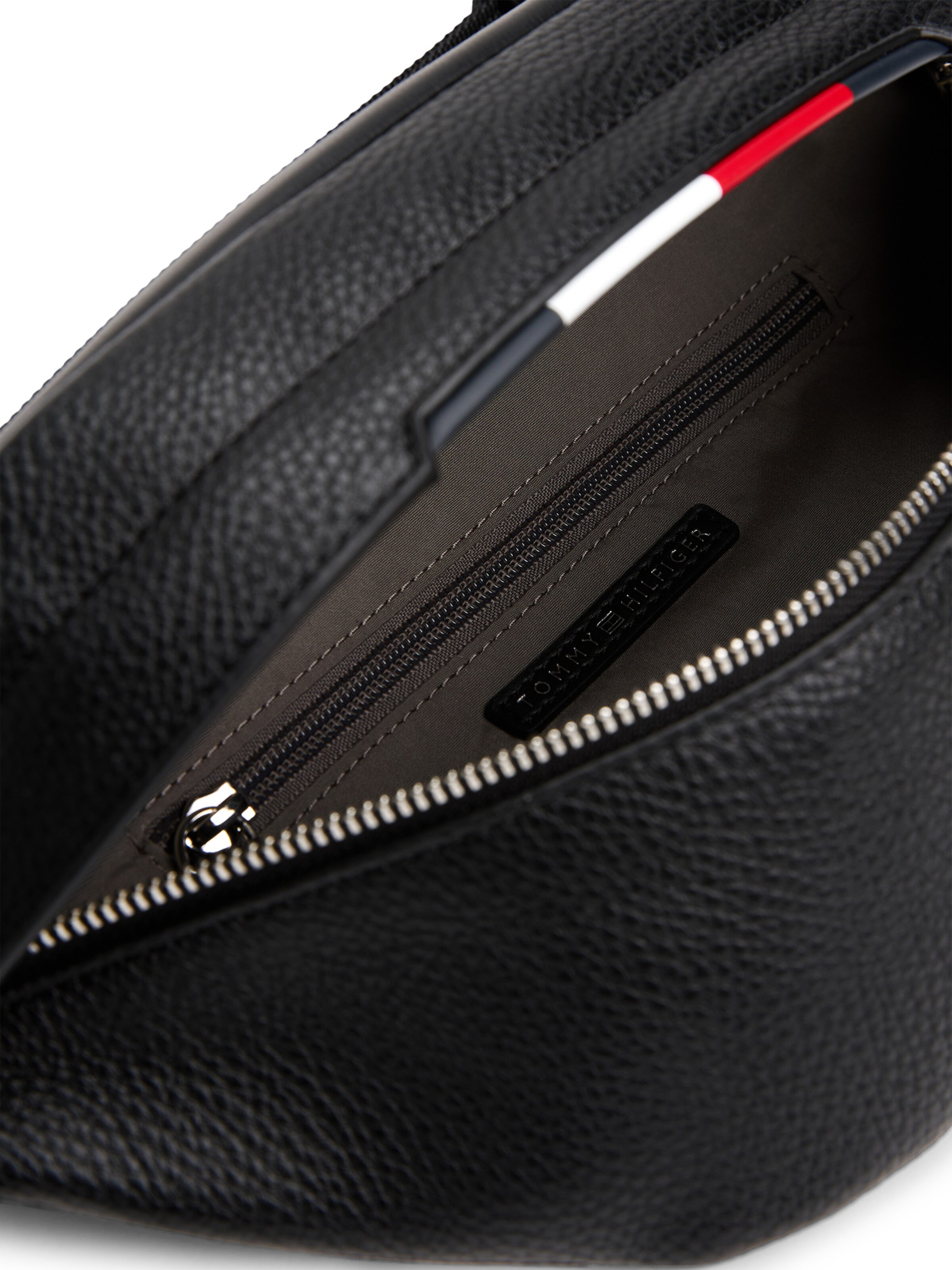 TOMMY HILFIGER Ledvinka 'CENTRAL' – černá