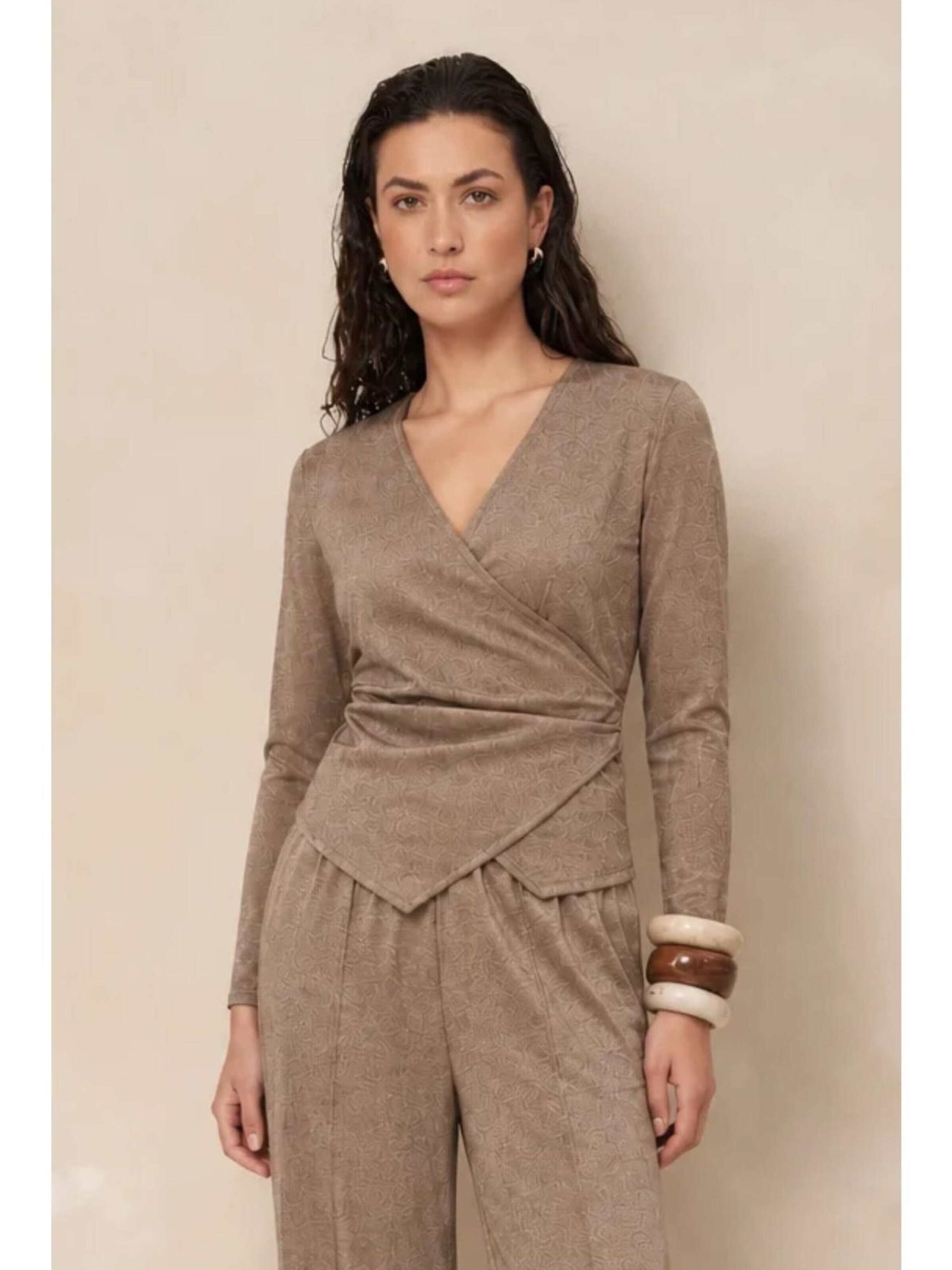 LOFTY MANNER Top 'RJ06 - Top Jori - Wrap' in Grey