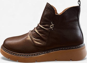 Begoria Boots in Brown: front