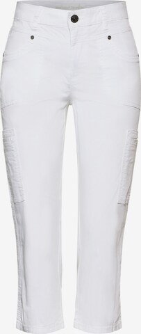 Pantaloni cu buzunare 'Yulius' de la STREET ONE pe alb: față
