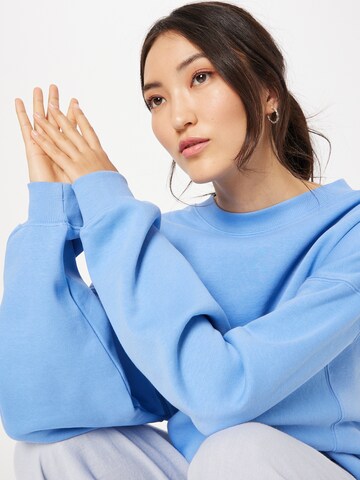 WEEKDAY Sweatshirt in Blau