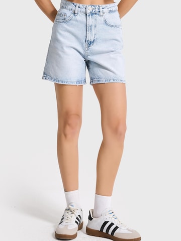 IT'S BASIC Regular Jeans 'Mini Denim Short' in Blauw