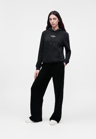 GUESS JEANS Sweatshirt 'STAR' i sort: forside
