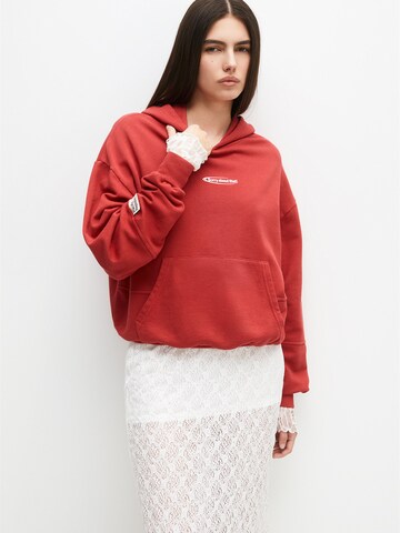 Sweat-shirt Pull&Bear en rouge : devant