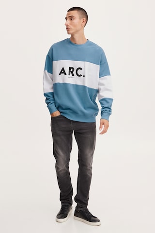 !Solid Sweatshirt in Blue: front