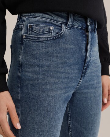 WE Fashion Flared Jeans in Blauw