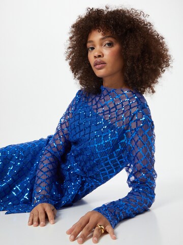 Robe Warehouse en bleu