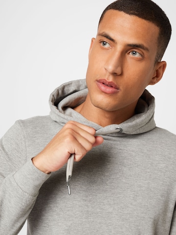 Petrol Industries Sweatshirt 'Essential' in Grau