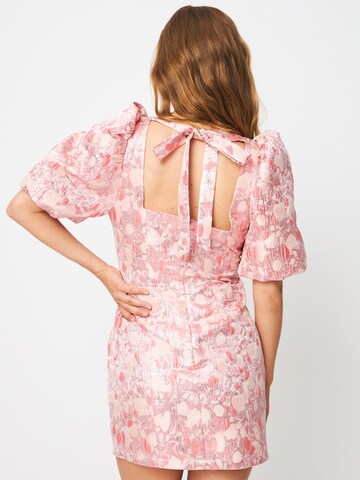 Robe ' Chrissycras ' Crās en rose