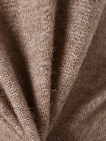 Ipuri Sweater in Brown