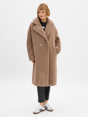 Marie Lund Between-seasons coat 'Elicia' in Beige: front