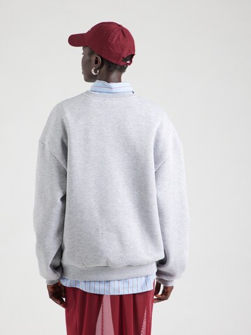 STUDIO SELECT Sweatshirt 'Jella' i grå