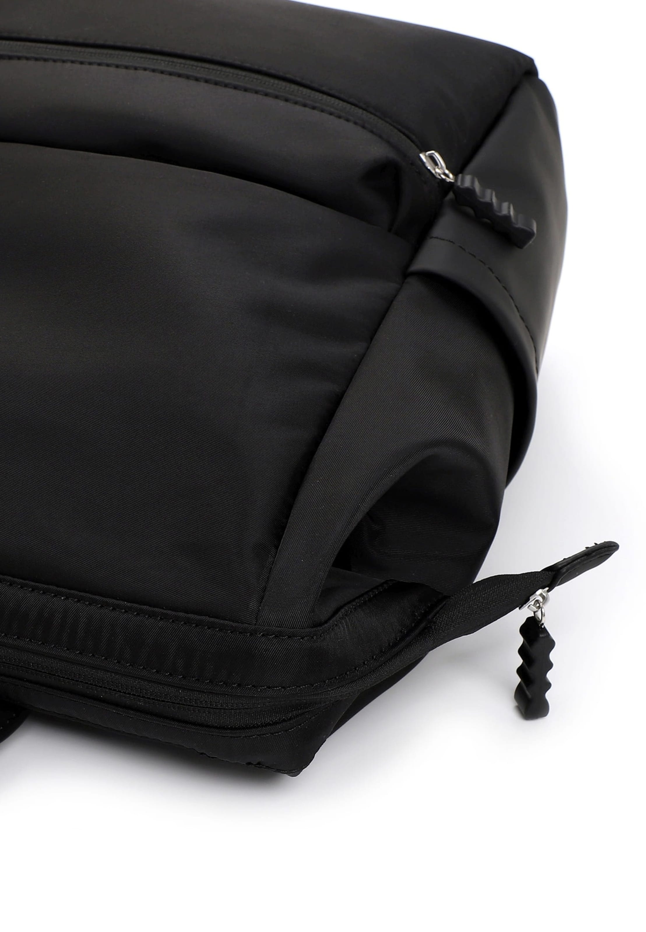 Tamaris Rucksack ' TAS Kora ' in Schwarz