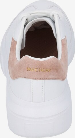 Baskets basses '185060' SKECHERS en blanc