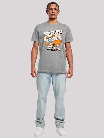 F4NT4STIC Shirt 'Tom and Jerry Play Baseball' in Grijs