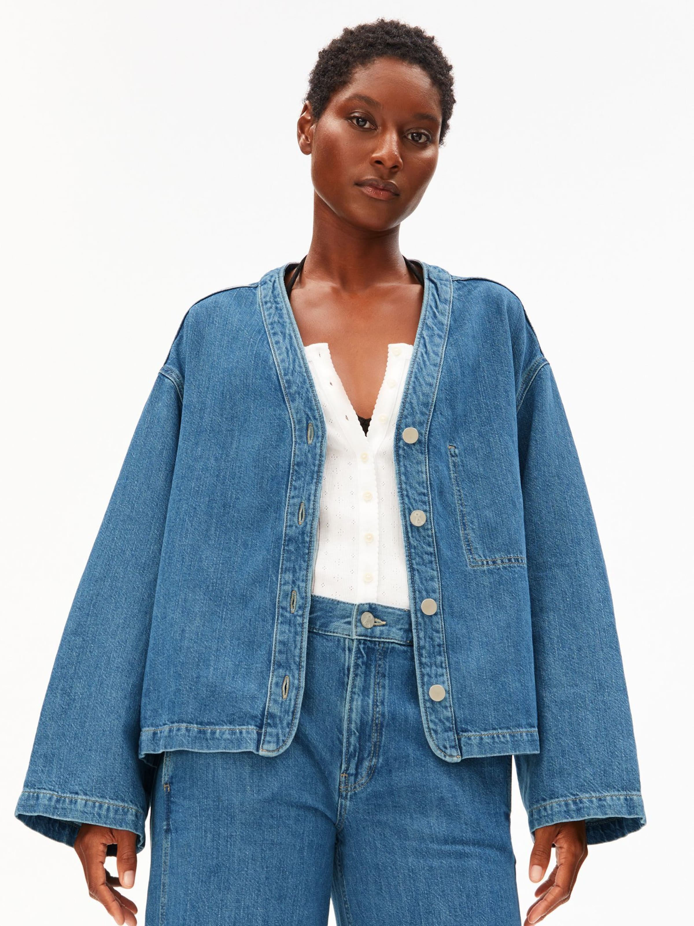 ARMEDANGELS Between-season jacket in Blue: front