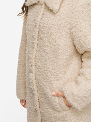 Cappotto invernale 'FEATHY' di VILA in beige