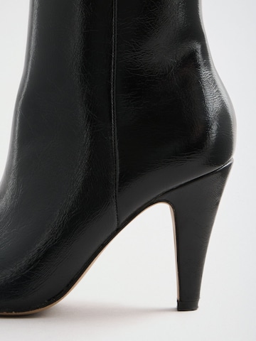 Lipsy Stiefelette in Schwarz