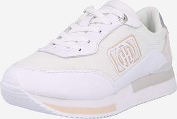 Baskets basses TOMMY HILFIGER en blanc : devant