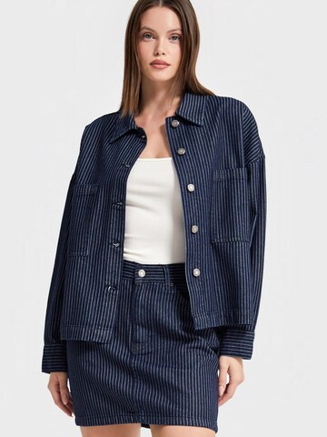 IT'S BASIC Oversized shirt 'Oversized Pinstriped Denim Shirt' in Blauw