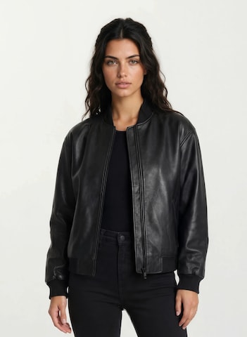 trueprodigy Between-season jacket 'Seilina' in Black: front