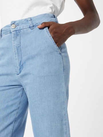 NÜMPH Wide leg Jeans 'AMBER' i blå