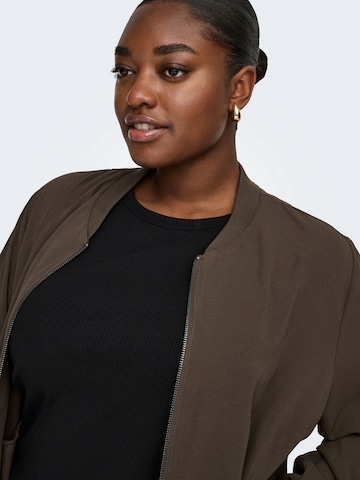 ruda ONLY Carmakoma Demisezoninė striukė 'CARLUX'