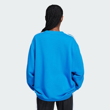 ADIDAS ORIGINALS Sweatshirt i blå