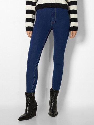 Bershka Skinny Jeans in Blauw: voorkant