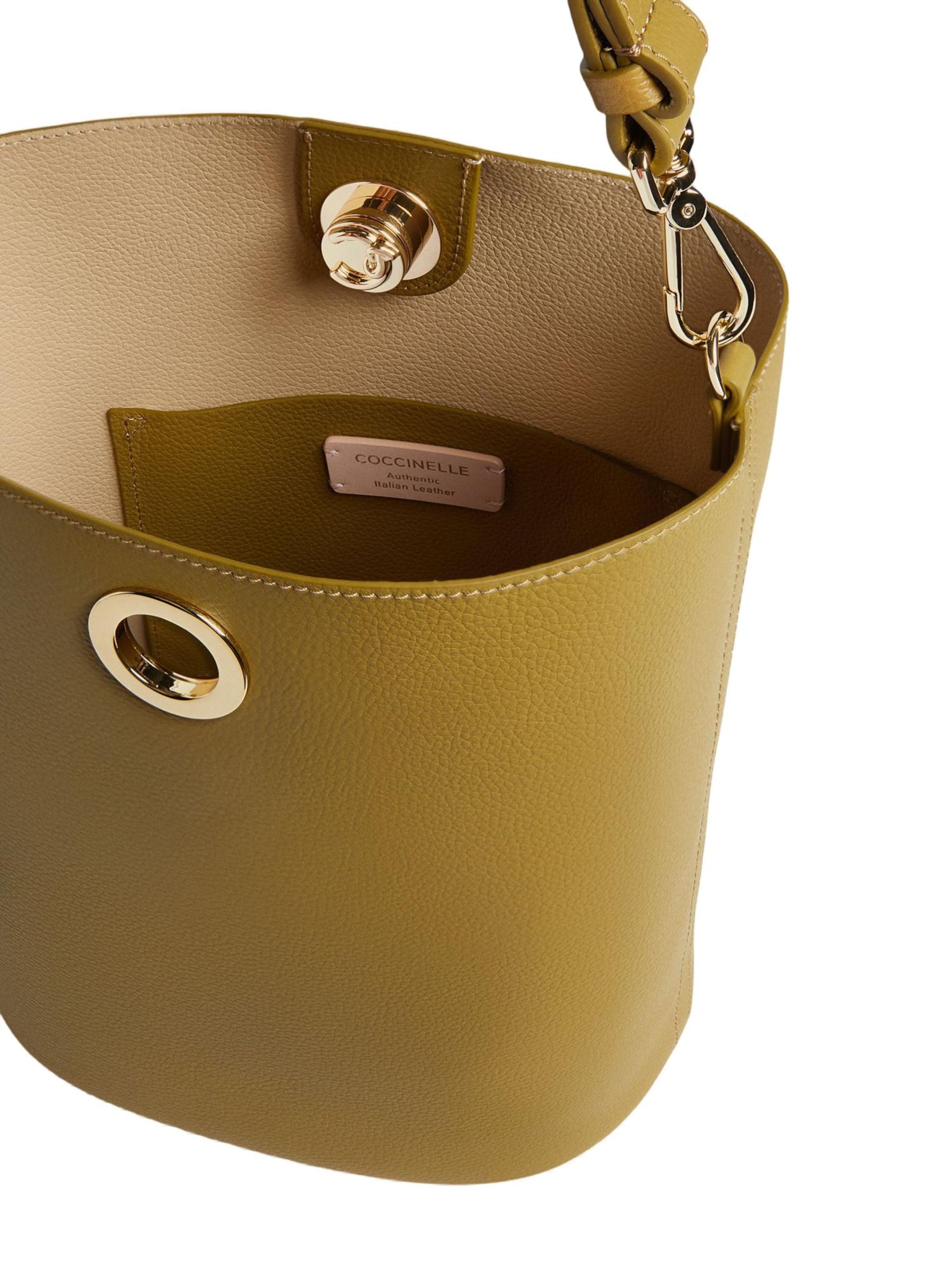 Borsa a mano 'COCCINELLE Nikla S26' di Coccinelle in verde