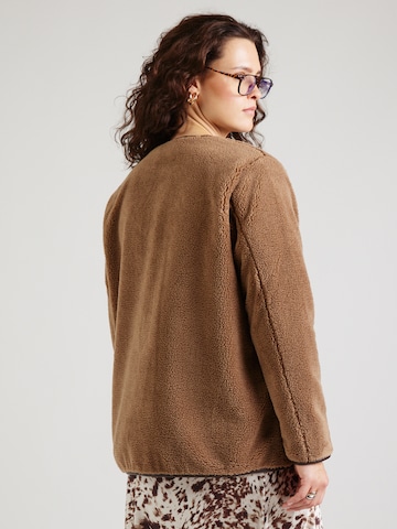 ONLY Carmakoma - Chaqueta de entretiempo 'CARMALI' en marrón