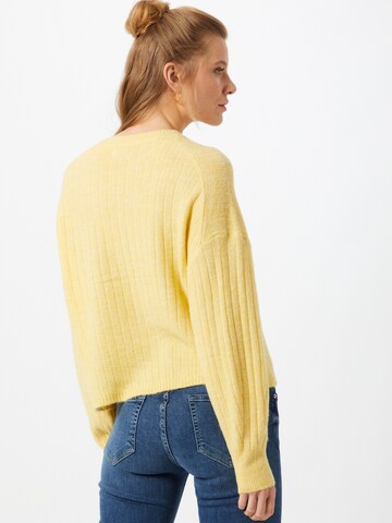 Pull-over 'Corinne' ONLY en jaune