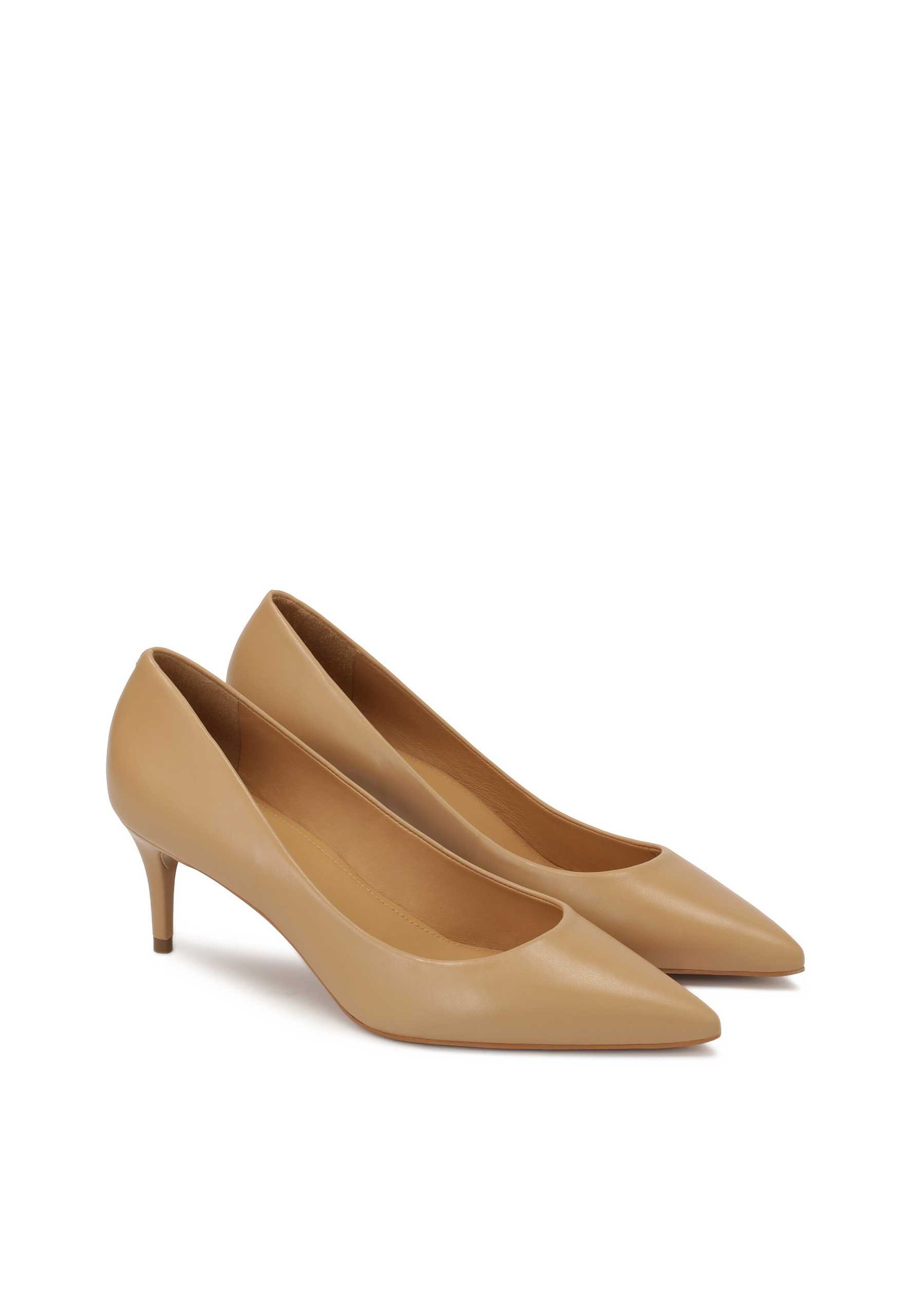 Kazar Pumps in Beige