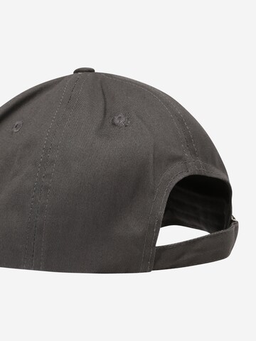 GUESS - Gorra en gris