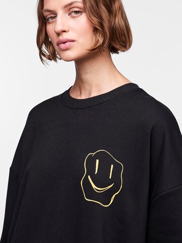 PIECES Sweatshirt in Schwarz