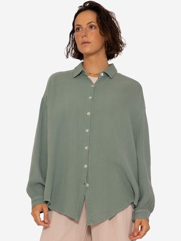 SASSYCLASSY - Blusa en verde: frente