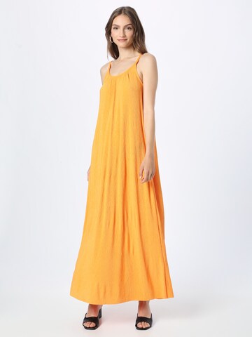 Robe 'Meja' Gina Tricot en orange : devant