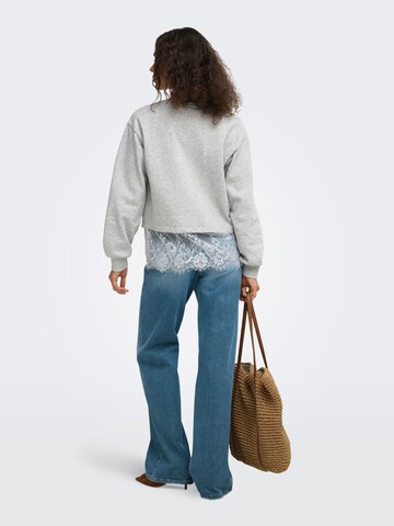 Sweat-shirt 'ONLMIMI' ONLY en gris