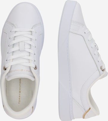 Baskets basses 'Chic' TOMMY HILFIGER en blanc