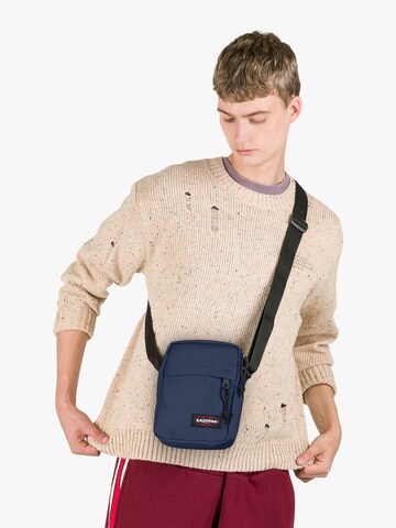 Sac à bandoulière 'The One' EASTPAK en bleu