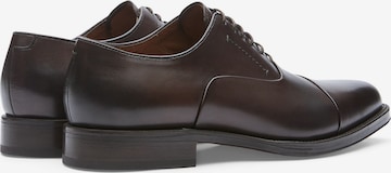 LOTTUSSE Lace-Up Shoes in Brown