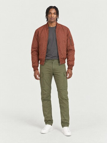 yazubi Regular Cargo Pants 'Jayden' in Green