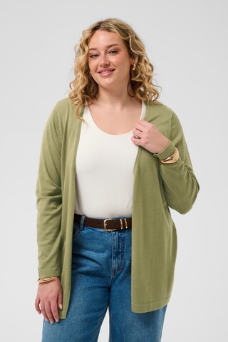 KAFFE CURVE Strickjacke 'KCfarsia' in Grün: Vorderseite