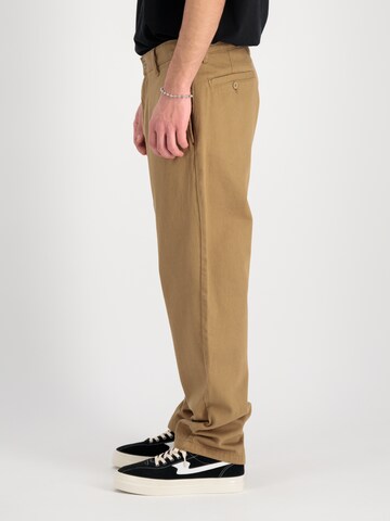 ruda ALPHA INDUSTRIES Laisvas „Chino“ stiliaus kelnės