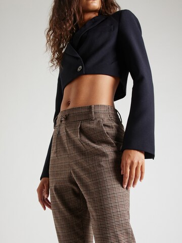 ONLY Slim fit Pleat-front trousers in Brown